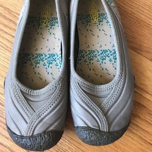 Silver/grey Keen slip on shoes comfortable!  7.5